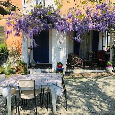 Cascina Baracico, Stanza Della Pace 度假居 *